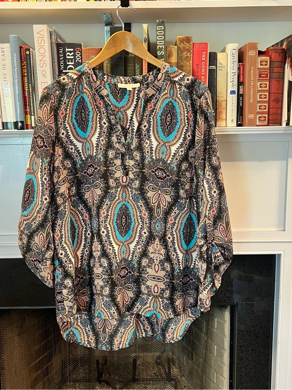 Gibson Latimer Teal, Black and Cream Paisley V‑Neck Tunic